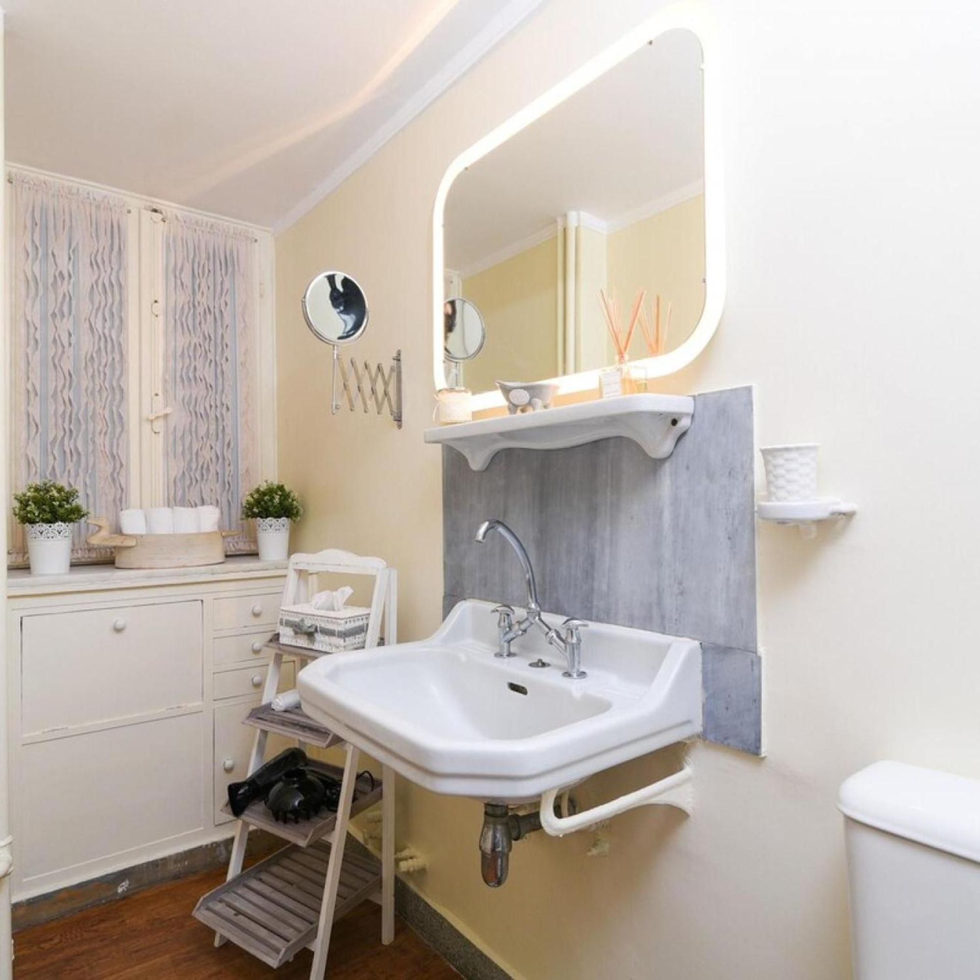 Classy Apartment In The Heart Of أثينا المظهر الخارجي الصورة